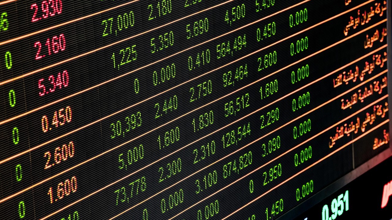 Read more about the article Mastering the Market: A Deep Dive into Investment Strategies